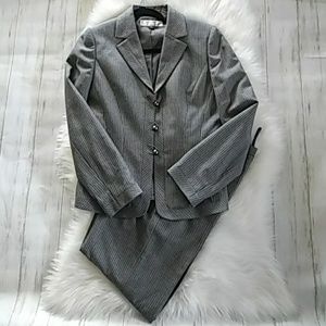 Tahari by ASL Pinstripe Jacket Pants Set Size 6.